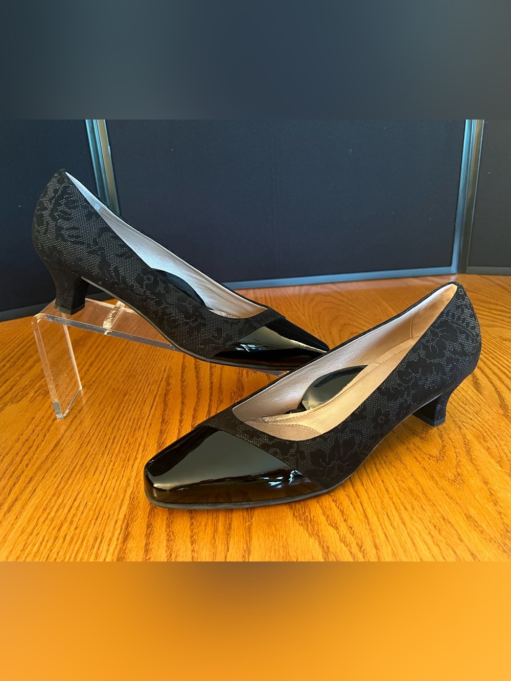 BeautiFeel Black Laverne Chantilly Patterned 2” Heel Pointed Toe Pumps Size 42